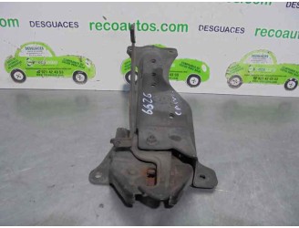 Recambio de cerradura capot para kia sorento 2.5 crdi cat referencia OEM IAM 811303E000 5 PUERTAS