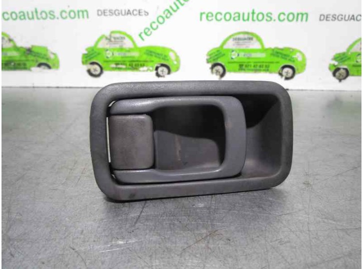 Recambio de maneta interior delantera derecha para nissan serena (c23m) 2.3 diesel referencia OEM IAM 806709C001  