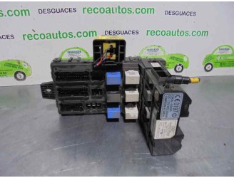 Replacement relay / fuse box for Hyundai Santa Fe (SM) 2.0 CRDi CAT OEM IAM reference 9540026500 