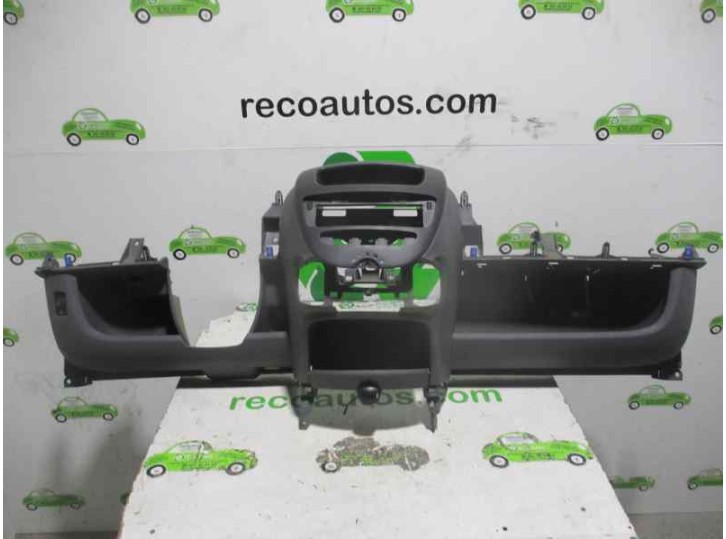 Recambio de salpicadero para peugeot 107 urban move referencia OEM IAM 8211TX PARTE INFERIOR 