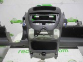 Recambio de salpicadero para peugeot 107 urban move referencia OEM IAM 8211TX PARTE INFERIOR 