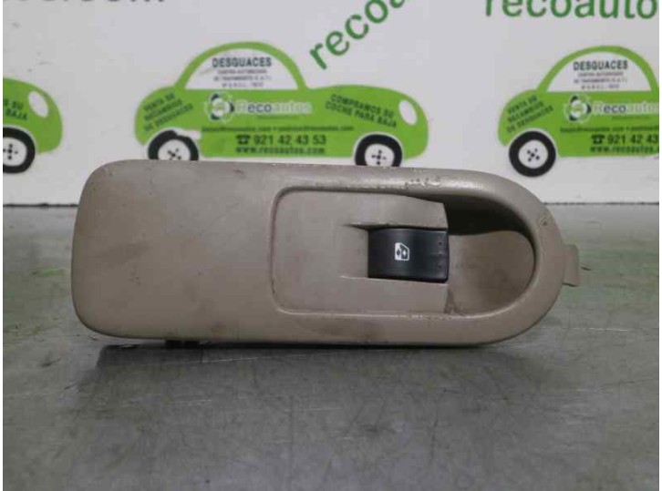 Recambio de mando elevalunas delantero derecho para renault scenic ii 1.6 16v referencia OEM IAM 156013740 156013740 