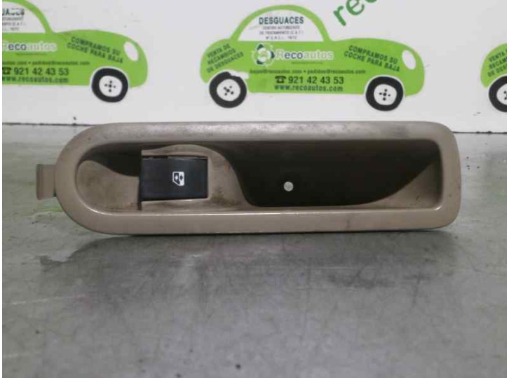 Recambio de mando elevalunas trasero derecho para renault scenic ii 1.6 16v referencia OEM IAM  156013870 