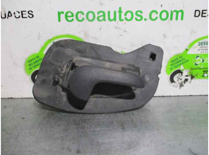Recambio de maneta interior delantera derecha para opel combo (corsa c) 1.7 16v cdti referencia OEM IAM 13104264 8061165 