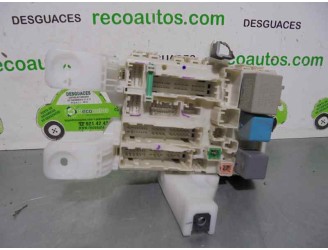 Recambio de caja reles / fusibles para toyota prius (nhw20) 1.5 cat referencia OEM IAM 8273047290 