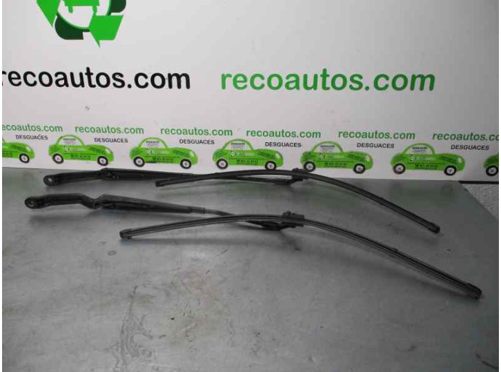 Recambio de brazo limpia delantero derecho para renault espace iv (jk0) 2.2 dci turbodiesel referencia OEM IAM 
