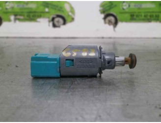 Recambio de interruptor para renault scenic ii dci diesel referencia OEM IAM 8200168240B 