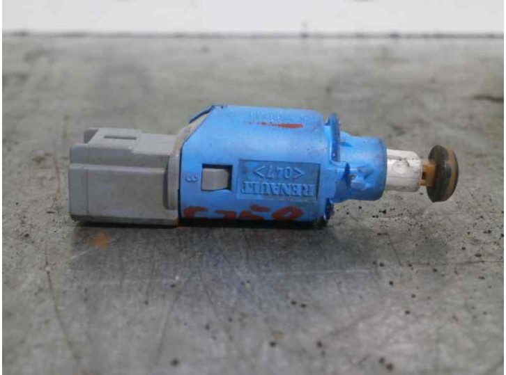 Recambio de interruptor para renault scenic ii 1.6 16v referencia OEM IAM 8200168239B 