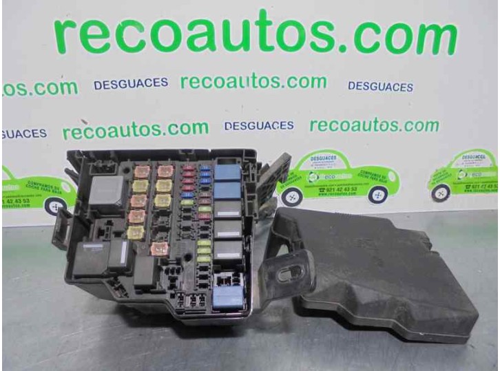 Recambio de caja reles / fusibles para ford fiesta (cb1) 1.6 tdci cat referencia OEM IAM 8V5114A075CA  