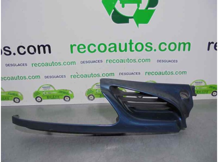 Replacement front grille for Renault Megane I Classic (LA0) 1.6 OEM IAM reference 7700834201 