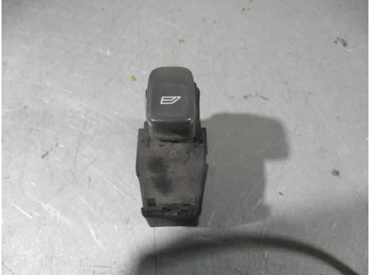 Recambio de mando elevalunas trasero derecho para volvo v70 familiar 2.3 20v turbo cat referencia OEM IAM 9472275  