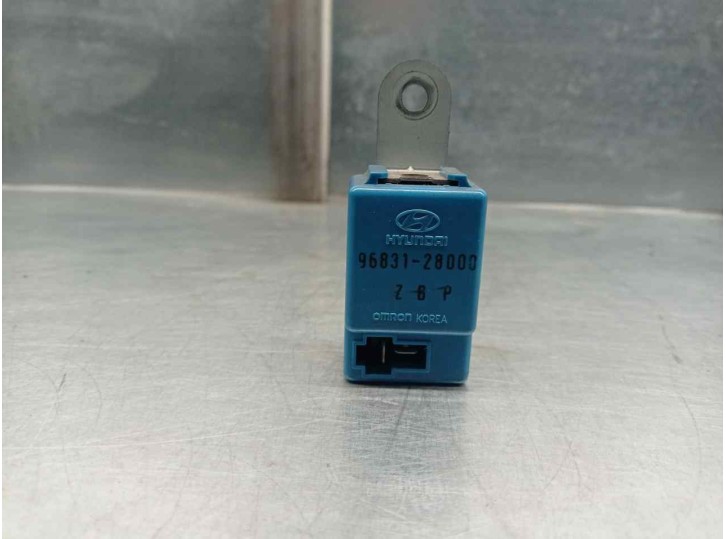 Replacement relay for Hyundai XG 3.5 V6 CAT OEM IAM reference 9683128000 