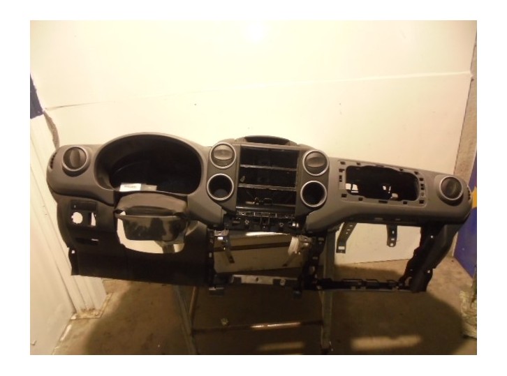 Recambio de salpicadero para peugeot partner kombi access referencia OEM IAM NEGRO 