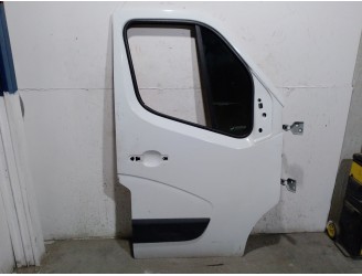 Recambio de puerta delantera derecha para renault renault master transpol iii master transpol referencia OEM IAM 801009976R 8010