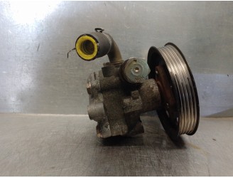 Replacement power steering pump for Volkswagen Passat Sedan (3B3) 1.9 TDI OEM IAM reference 8D0145177Q KY17005 KYB
