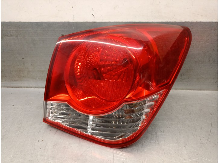 Replacement rear right tail light for Chevrolet Cruze (J300) 1.6 OEM IAM reference 95393942 