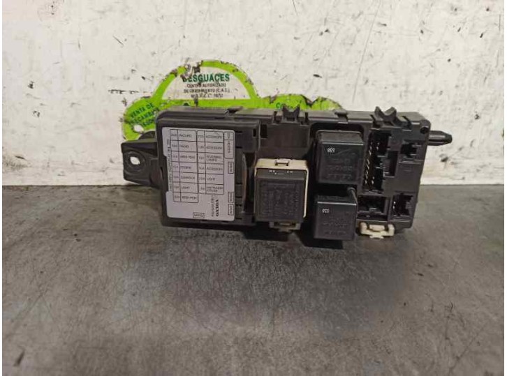 Recambio de caja reles / fusibles para volvo s40 berlina 1.8i referencia OEM IAM 30865169 