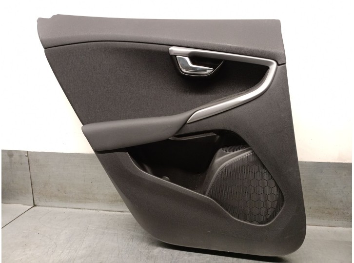 Recambio de guarnecido puerta trasera izquierda para volvo v40 hatchback (525) d2 referencia OEM IAM 1319940 31696312 