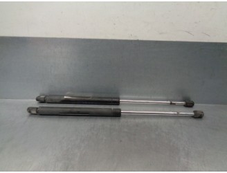 Replacement hood struts for Hyundai XG 3.5 V6 CAT OEM IAM reference 8116239001 