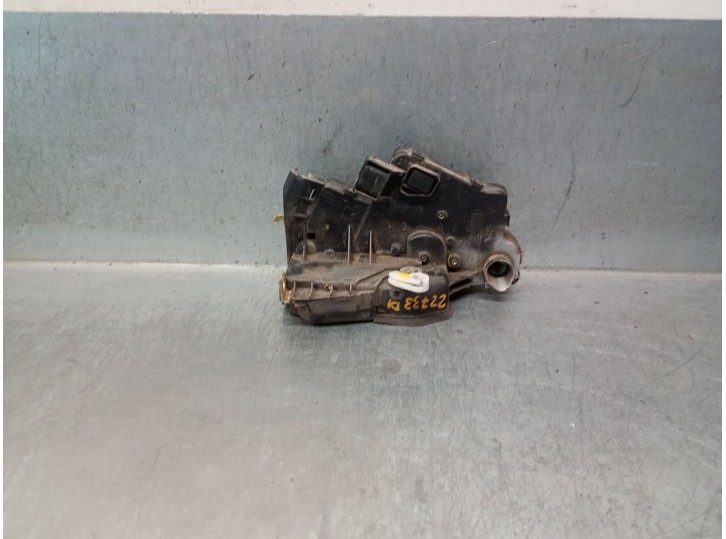 Recambio de cerradura puerta delantera izquierda para bmw 3 (e46) 316 i referencia OEM IAM 51217011241 7 PINES 5 PUERTAS