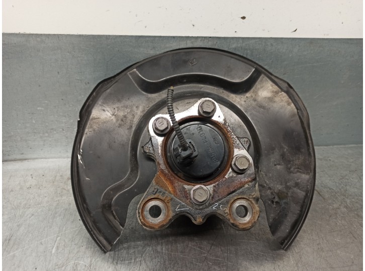 Recambio de mangueta trasera derecha para toyota yaris 1.5 16v cat referencia OEM IAM 89544F4010  