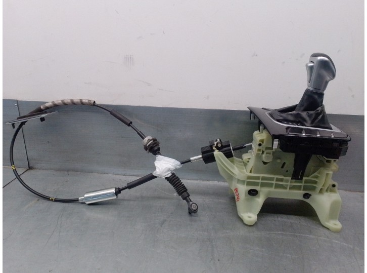 Recambio de palanca cambio para hyundai ioniq referencia OEM IAM 46701F2140  