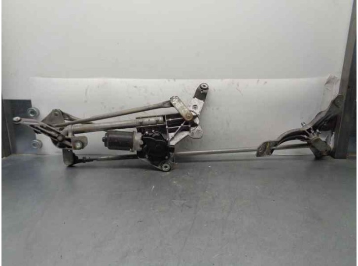 Replacement front wiper motor for Mitsubishi Grandis (NA0W) 2.0 DI-D cat OEM IAM reference 8250A302 8251A042 