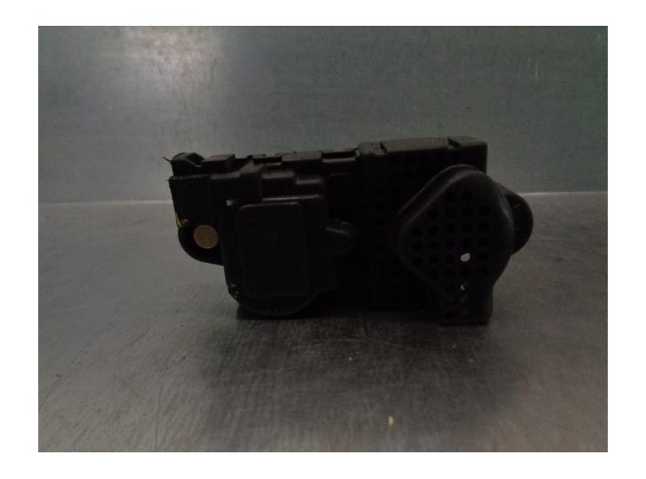 Replacement rear left central locking motor for Hyundai XG 3.5 V6 CAT OEM IAM reference 9575539000 