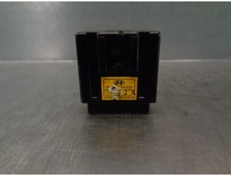 Recambio de rele para hyundai xg 3.5 v6 cat referencia OEM IAM 9528039300  