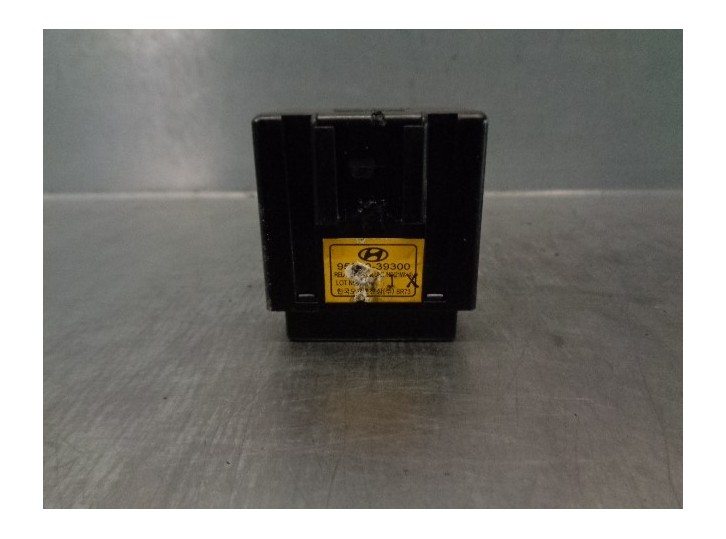 Recambio de rele para hyundai xg 3.5 v6 cat referencia OEM IAM 9528039300  