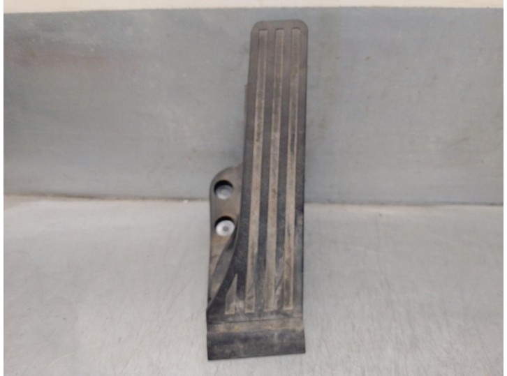 Recambio de potenciometro pedal para mercedes-benz clase c (w205) familiar 2.1 cdi cat referencia OEM IAM A2053000004  