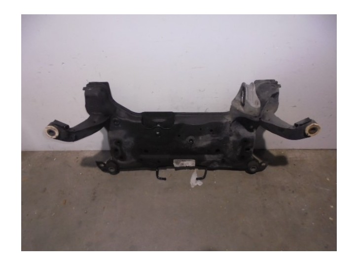 Recambio de puente delantero para volvo v40 básico referencia OEM IAM CUNA MOTOR 