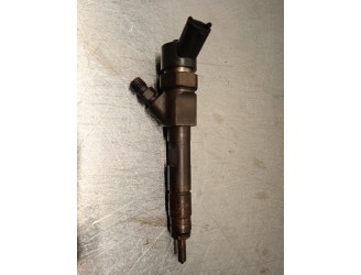 Replacement injector for Renault Megane II saloon 5d 1.9 DCI diesel OEM IAM reference 8200100272 0445110110B BOSCH