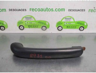 Replacement front right interior door handle for Nissan Terrano/Terrano II (R20) 2.7 turbodiesel OEM IAM reference 8067090J00