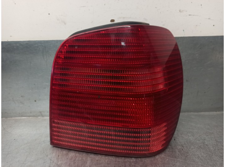 Recambio de piloto trasero derecho para volkswagen polo berlina (6n2) 1.4 referencia OEM IAM 6N0945096H  3 PUERTAS