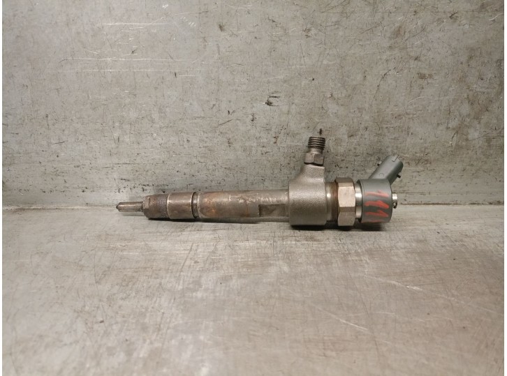 Replacement injector for Fiat Multipla (186) 1.9 JTD CAT OEM IAM reference 0445110002 95400103 