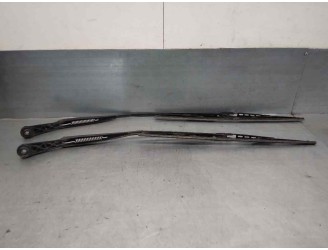 Recambio de brazo limpia delantero derecho para fiat punto berl. (176) 1.7 turbodiesel cat referencia OEM IAM 46523911  