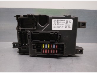 Replacement relay / fuse box for Fiat Punto (EVO) (199) 1.3 16V JTD CAT OEM IAM reference 00517986150 28094319 DELPHI