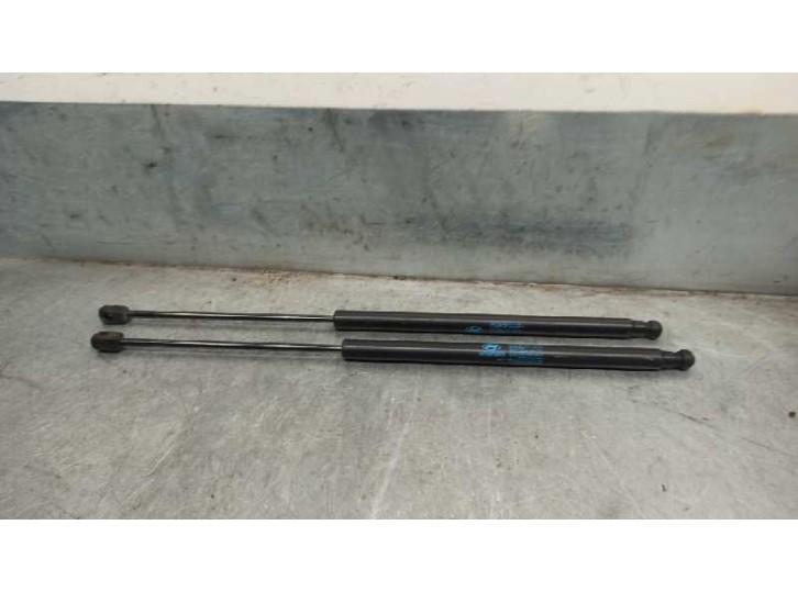 Replacement boot / tailgate shock absorbers for Hyundai Santa Fe (SM) 2.0 CRDi CAT OEM IAM reference 8177126011 550N 