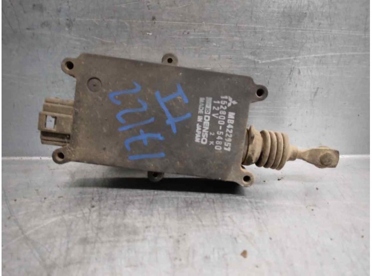 Recambio de motor cierre centralizado trasero izquierdo para mitsubishi pajero t.d. 2.5 referencia OEM IAM 1528005480 3 PINES 5 
