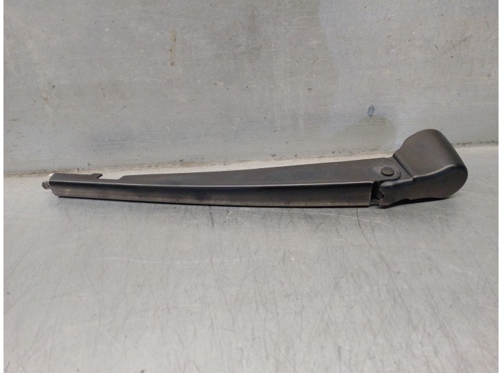 Replacement rear wiper arm for Mercedes-Benz C-Class (W205) estate 2.1 CDI CAT OEM IAM reference A1568200044 