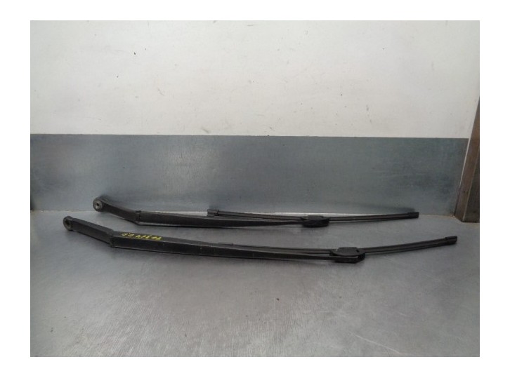 Replacement right front wiper arm for BMW 3 Series sedan (E46) 2.0 diesel CAT OEM IAM reference 61617003931 61617003
