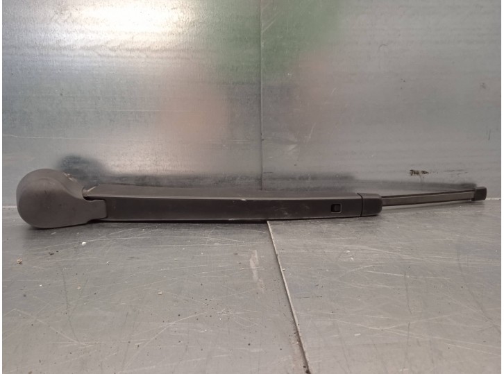 Recambio de brazo limpia trasero para volkswagen golf vi (5k1) rabbit bluemotion referencia OEM IAM 5K6955707B  