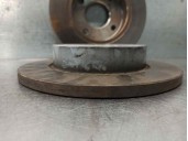 Recambio de disco freno delantero para ford fiesta berlina 1.25 16v cat referencia OEM IAM 1112542  