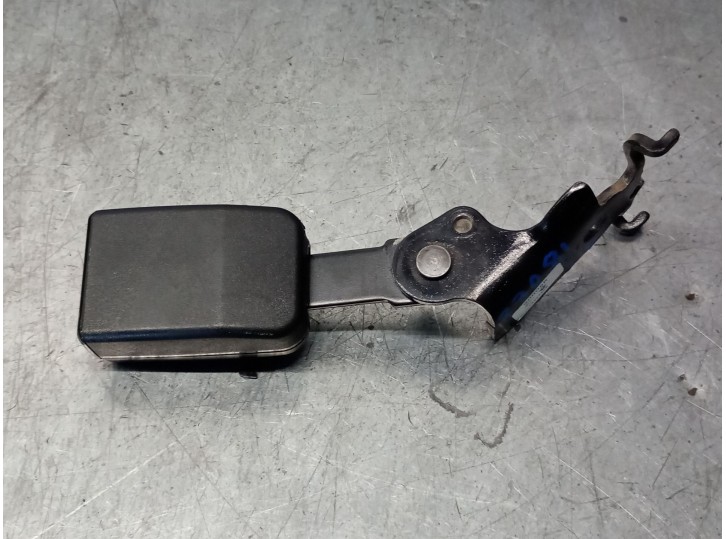 Recambio de enganche cinturon para renault megane iii hatchback (bz0/1_, b3_) 1.2 tce (bz2b, bz11) referencia OEM IAM 888420005R