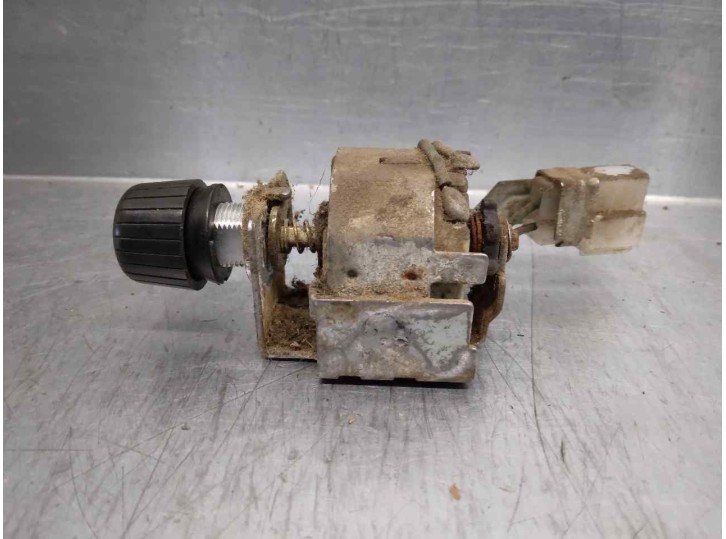 Recambio de interruptor para mitsubishi pajero t.d. 2.5 referencia OEM IAM MB521682 