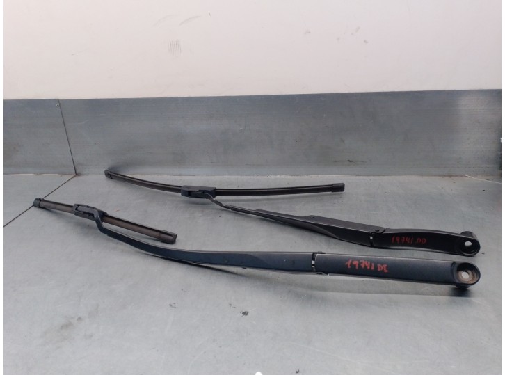 Recambio de brazo limpia delantero derecho para hyundai ioniq referencia OEM IAM 98311G2000 98321G2000 BOSCH