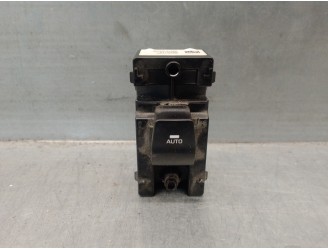 Recambio de mando elevalunas delantero derecho para hyundai ioniq referencia OEM IAM 93575G2060  