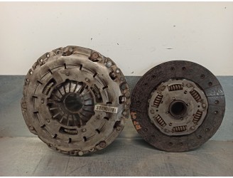 Replacement clutch kit for BMW 5 Series sedan (F10) 3.0 turbodiesel OEM IAM reference 21217545068 