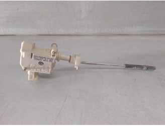 Recambio de motor tapa deposito combustible para volkswagen golf iv berlina (1j1) 1.9 tdi referencia OEM IAM 1J6810773C 1K595978